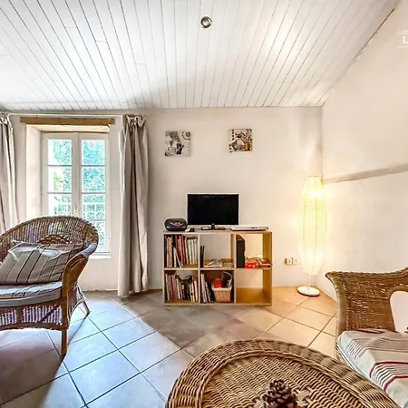 بيت للعطل Charme Rustique Avec Jardin Prive 